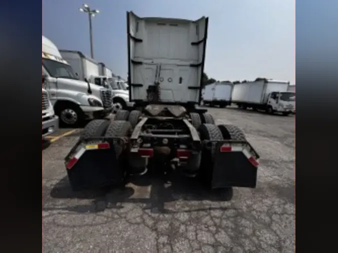 2019 NAVISTAR INTERNATIONAL LT625 SLPR CAB