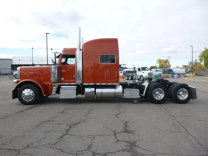 2022 Peterbilt 389