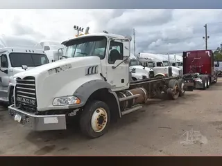 2012 MACK GRANITE GU813
