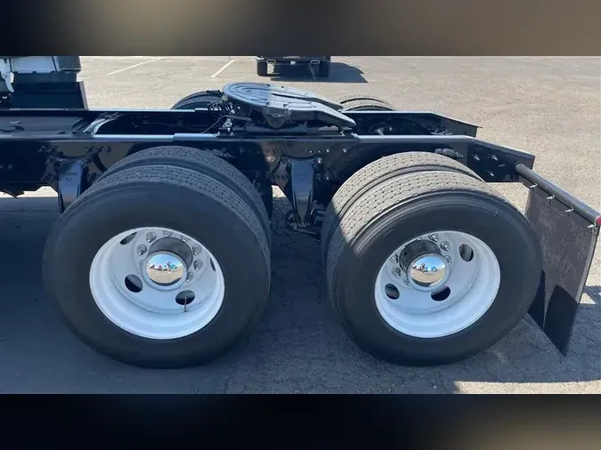 2021 FREIGHTLINER CA126