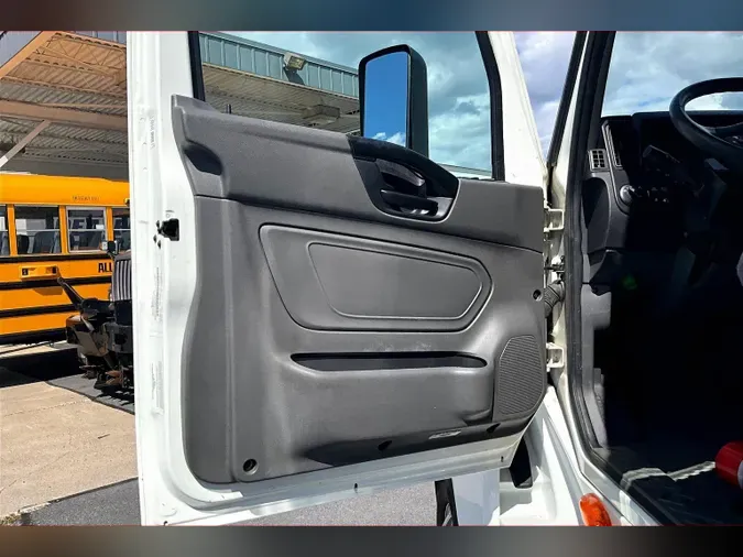 2022 INT LT625 6x4
