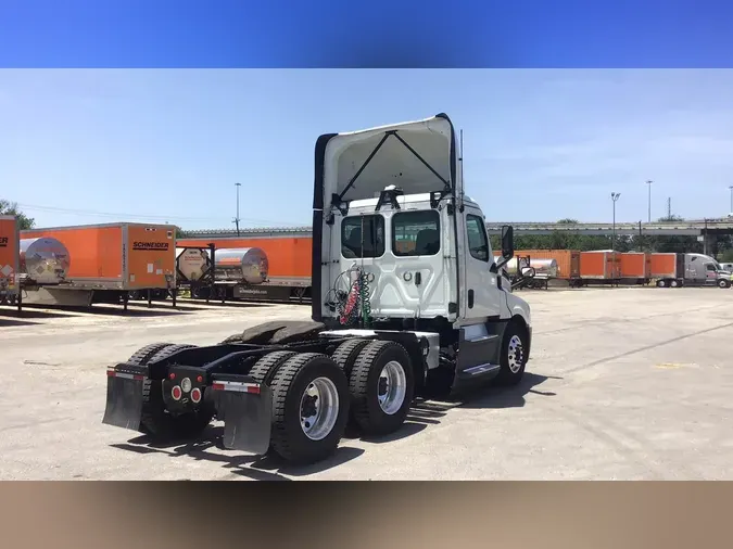2019 Freightliner Cascadia 126