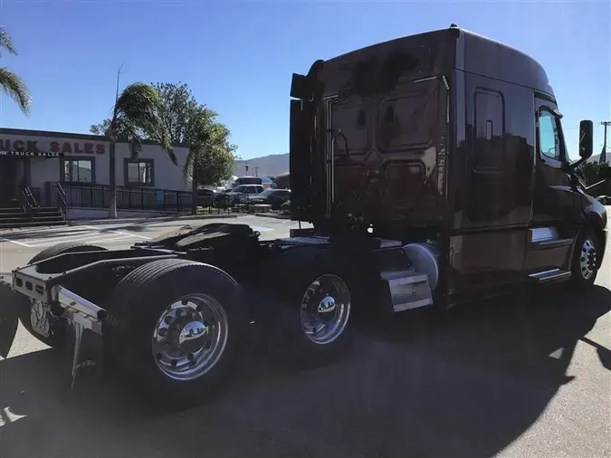 2019 FREIGHTLINER CA126