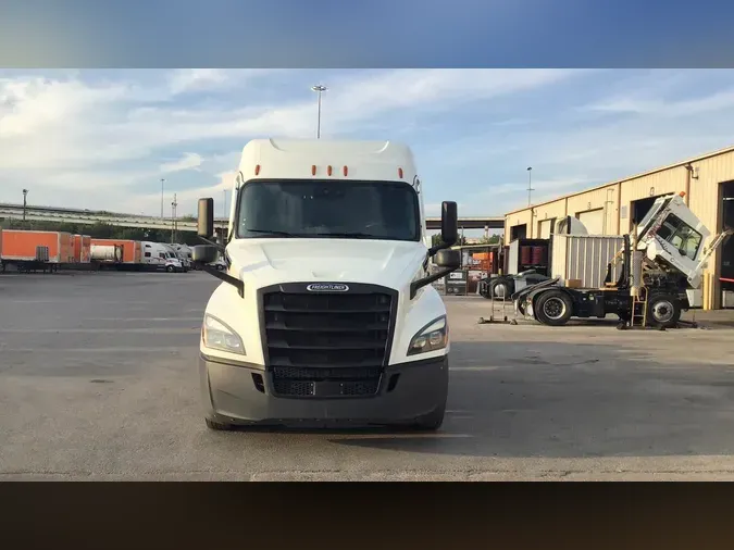 2022 Freightliner Cascadia 126