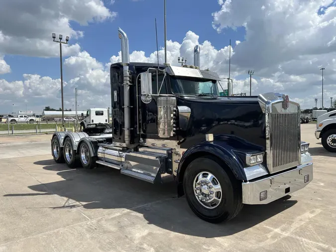2016 Kenworth W900