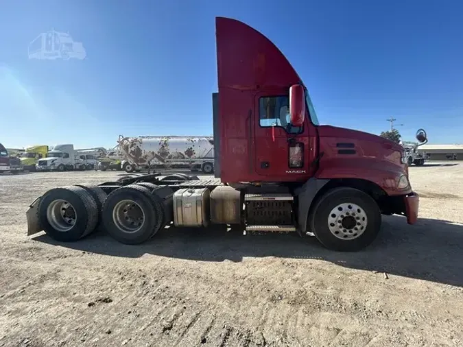 2017 MACK PINNACLE CXU613