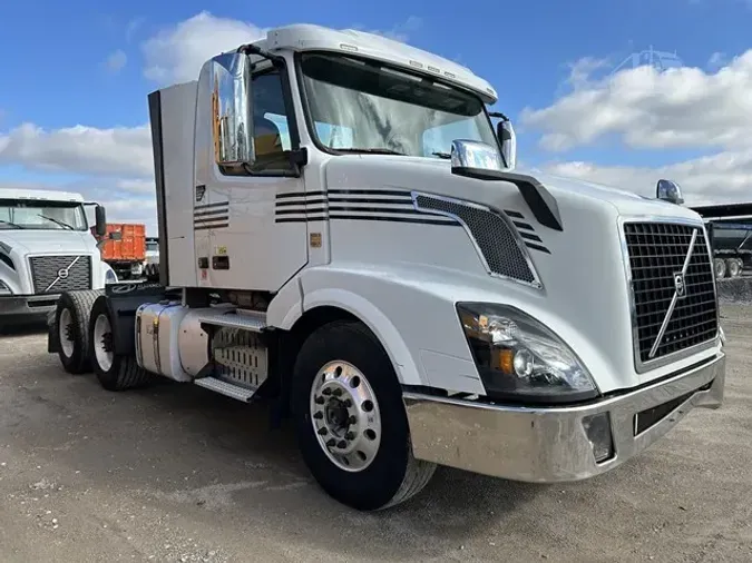 2016 VOLVO VNL64T300