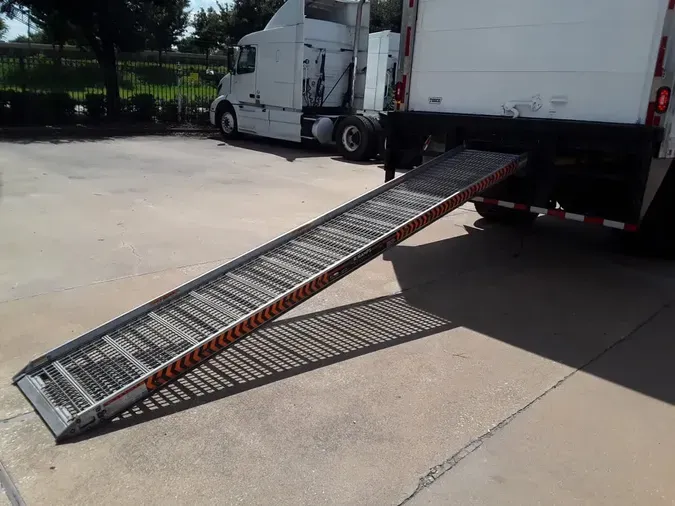 2019 NAVISTAR INTERNATIONAL 4300