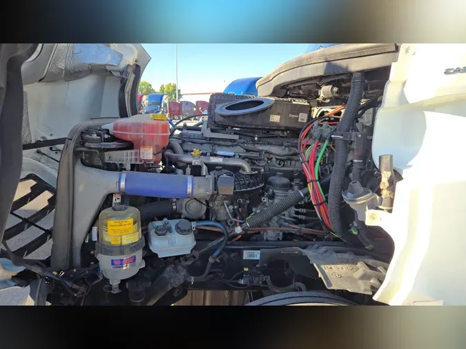 2020 Freightliner Cascadia 126