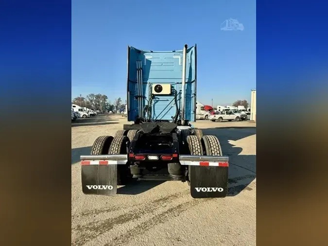 2023 VOLVO VNL64T860