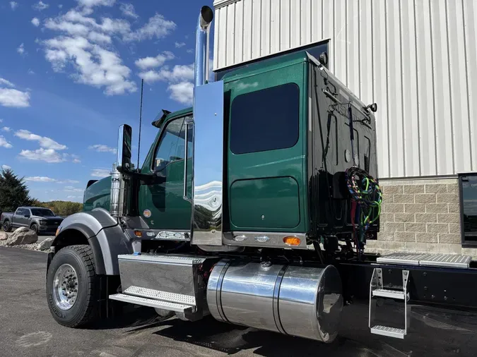 2027 International HX520 SLEEPER