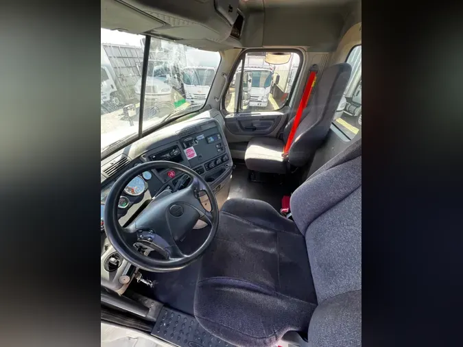 2019 FREIGHTLINER CASCADIA 125