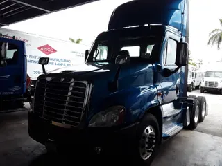 2015 Freightliner CASCADIA 125