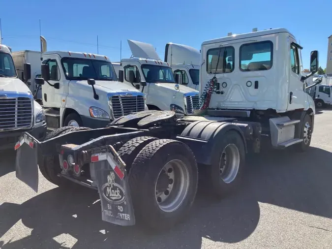 2020 FREIGHTLINER/MERCEDES NEW CASCADIA 116