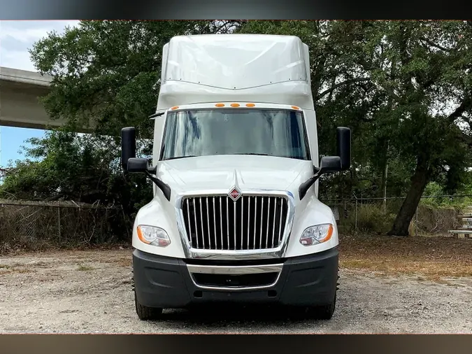 2022 INT LT625 6x4