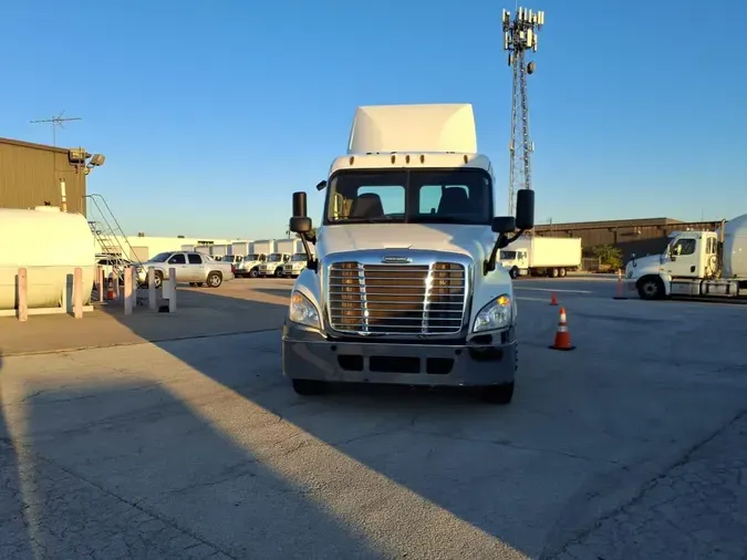 2018 FREIGHTLINER/MERCEDES CASCADIA 125