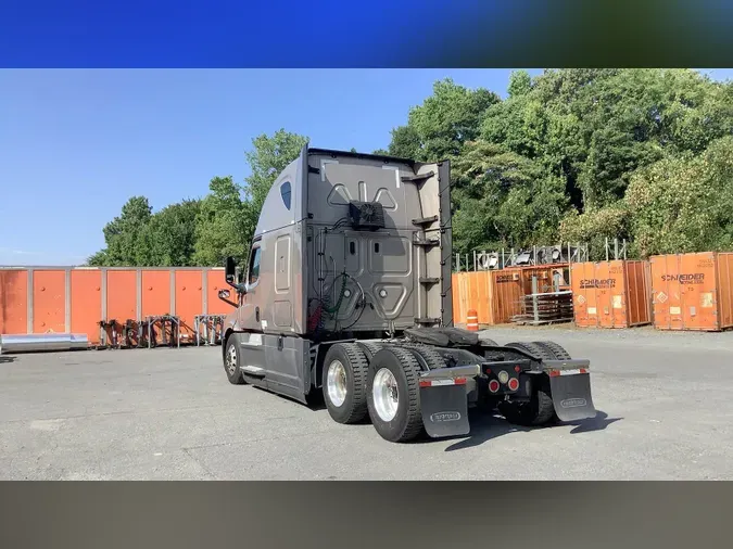 2022 Freightliner Cascadia 126