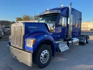 2025 Kenworth W990