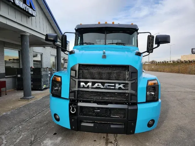 2020 MACK ANTHEM AN64T