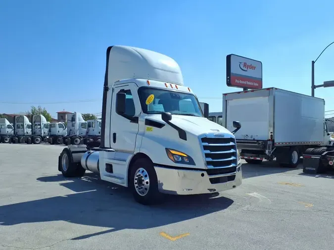 2021 FREIGHTLINER/MERCEDES CASCADIA PX11642ST