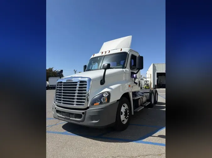 2019 FREIGHTLINER/MERCEDES CASCADIA 12599177bfbe9599789c33afbd42a8bcc10