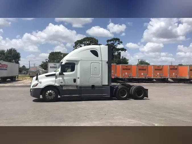 2023 Freightliner Cascadia 126991a0a56e9a8acf7960e65f3917c92ce