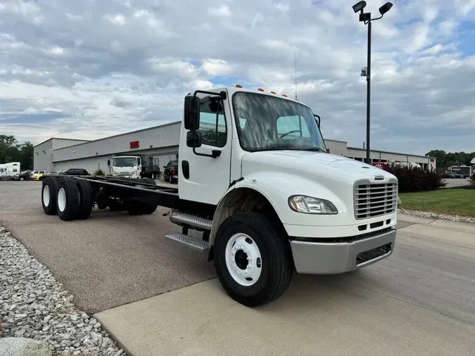 2020 Freightliner Business Class M2 106