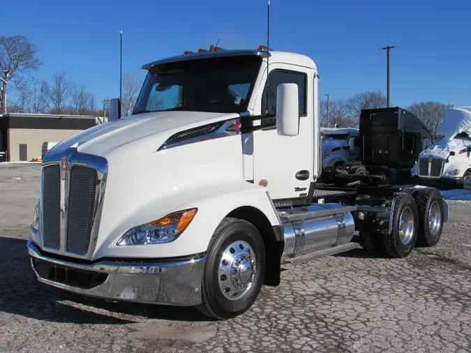 2026 Kenworth T680 Short Hood9920ce48d9cee96d19f16143edd938fa