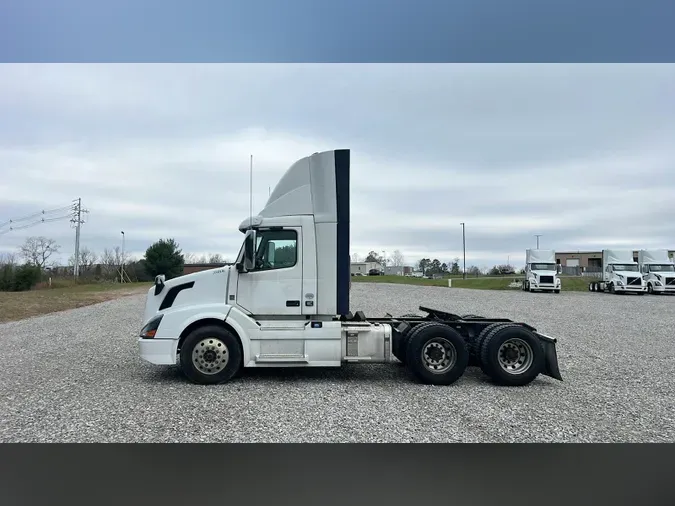 2018 Volvo VNL300