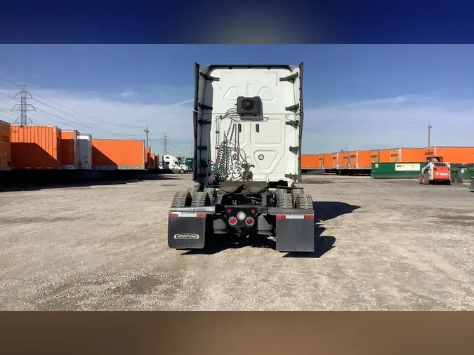 2022 Freightliner Cascadia 126