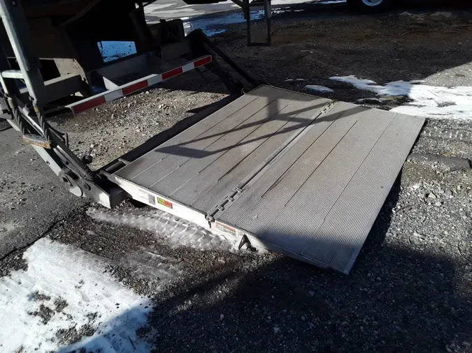 2020 FREIGHTLINER/MERCEDES M2 106