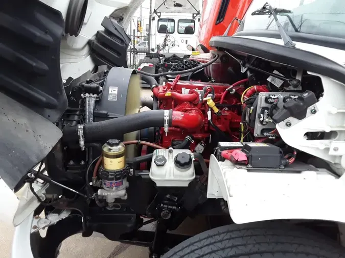 2019 FREIGHTLINER M2 106