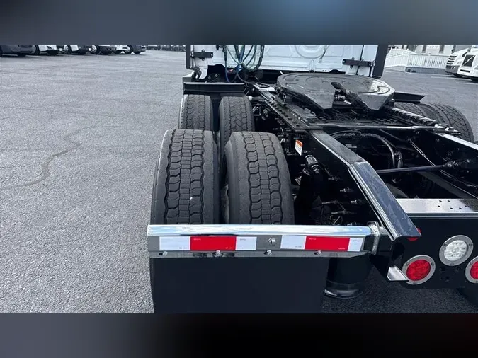 2020 FREIGHTLINER CA126