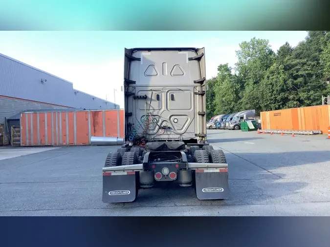 2024 Freightliner Cascadia 126
