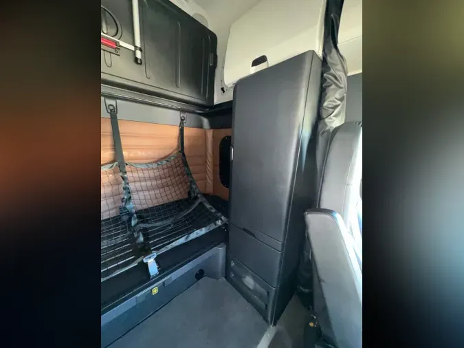 2023 FREIGHTLINER Cascadia 126