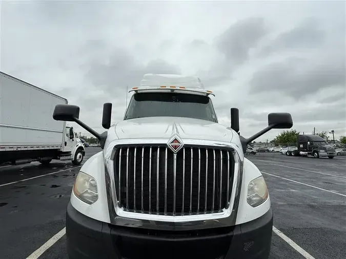 2018 INTERNATIONAL LT