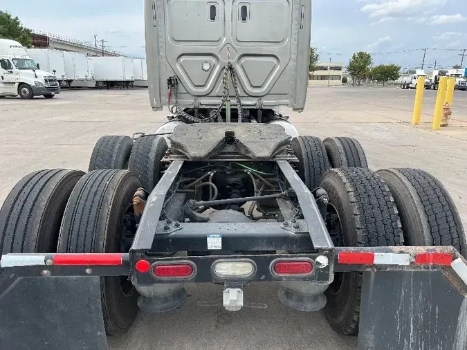 2019 Freightliner T12664ST