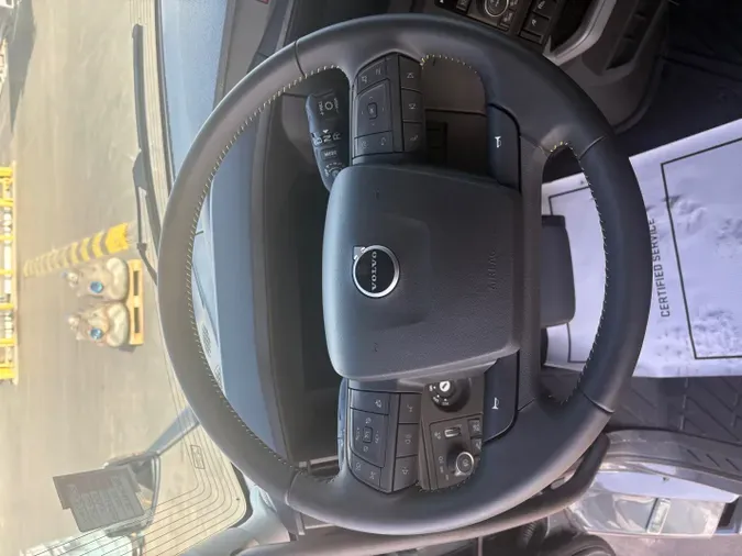 2027 VOLVO TRUCK VNL64TV04