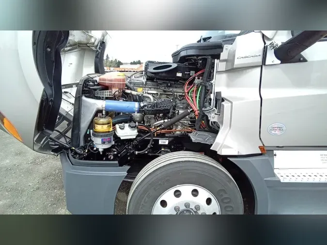 2023 Freightliner Cascadia 126