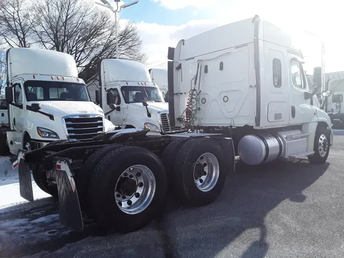 2018 FREIGHTLINER/MERCEDES CASCADIA 125