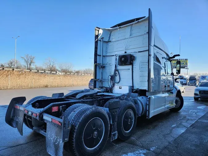 2021 VOLVO VNL64T740