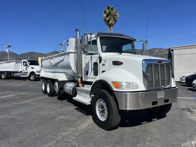 2019 Peterbilt 348