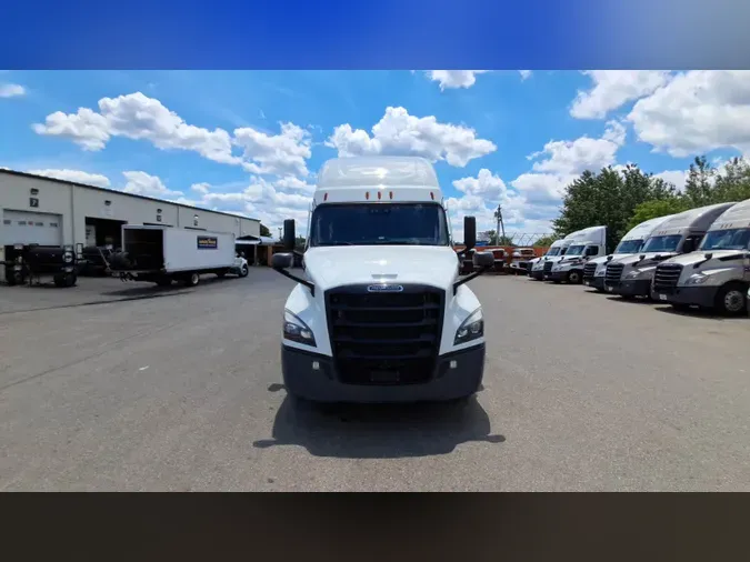2023 Freightliner Cascadia 12699442bdddaa3b70da31e16c61153fb32