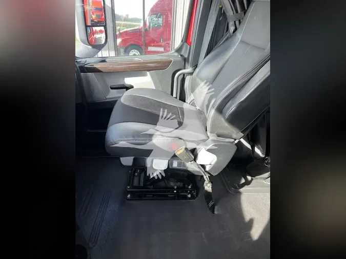 2018 FREIGHTLINER CASCADIA 126