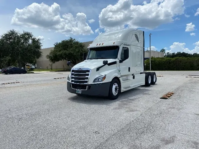 2018 Freightliner T12664ST