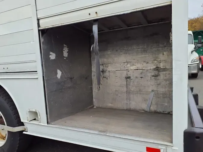 2014 FREIGHTLINER/MERCEDES M2 106