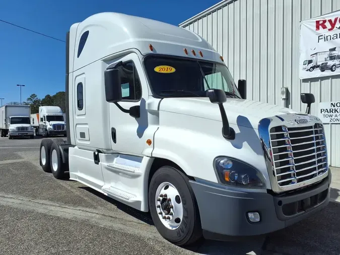 2019 FREIGHTLINER/MERCEDES CASCADIA 125