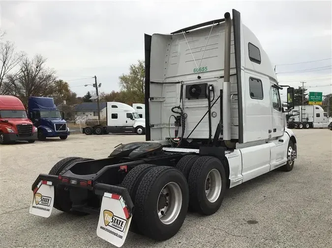 2022 VOLVO VNL860