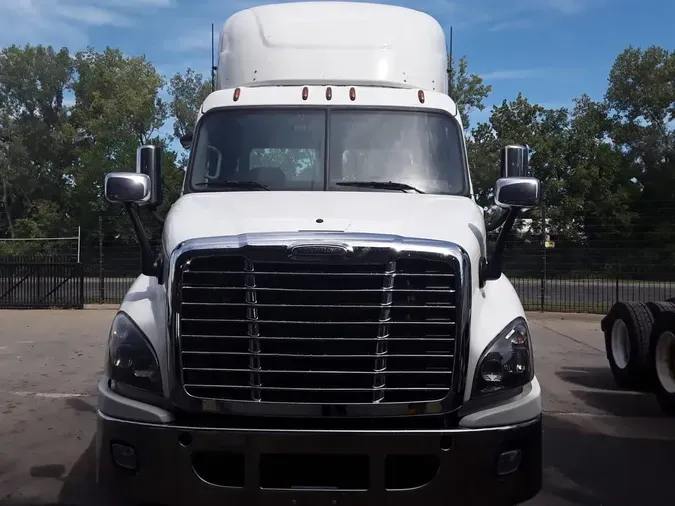 2017 FREIGHTLINER CASCADIA 113