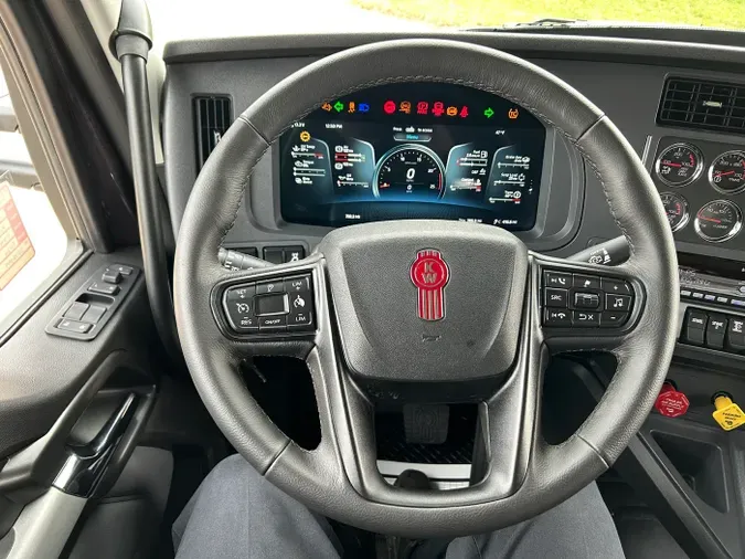 2026 Kenworth T880995170143eb8a401b146f7e78aff256d